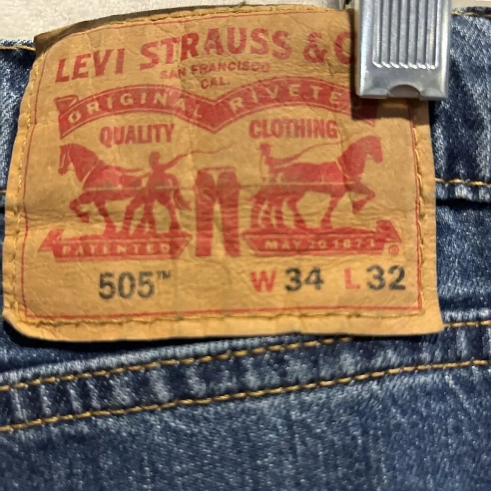 Levis 505 Jeans Men's 34x32 Blue Medium Wash Straight Leg Denim Pants Classic